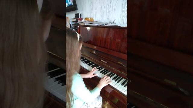 Чернова Анна 1 класс Вариации на тему "Ах вы, сени, мои сени" смотреть онлайн