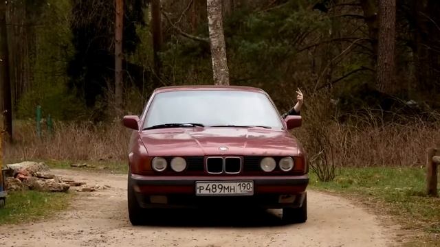 Помощник депутата едет смотреть онлайн