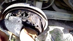 Замена заднего тормозного цилиндра Nissan Almera n15 1.4 (Ниссан Альмера н15 Хэтчбек )