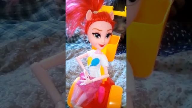 Мой день как я катаюсь на гироскутере смотреть онлайн