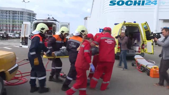 В Сочи прошли масштабные показательные учения МЧС России смотреть онлайн