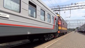 Прибытие ЧС4Т-410 с поездом №140 Новосибирск — Адлер