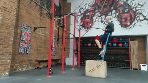 Боковое зашагивание на тумбу + горизонтальная тяга резины