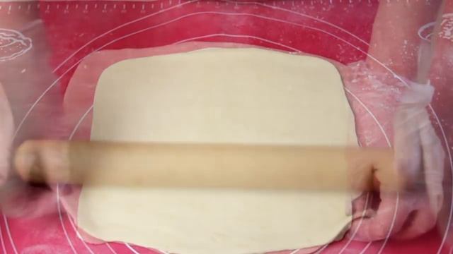 Рыбный пирог. Рыбный пирог из слоеного рубленного теста.