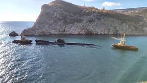 Подводная лодка в балаклавской бухте