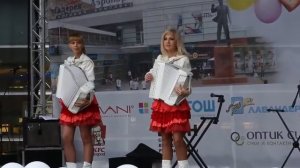 Русские девушки, аккордеонистки  Дуэт ЛюбАня ШИЗГАРА Harmonica,vinus,баян,conce