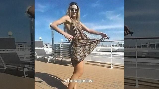 Отличный пляжный вариант - платье из обычного платка