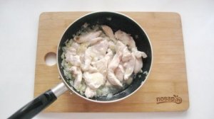 Паста с курицей и ананасами