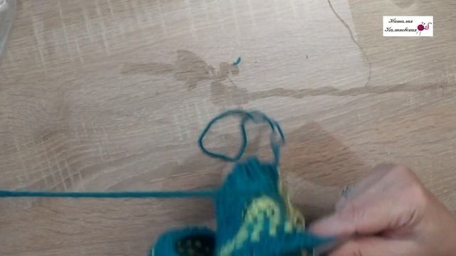 Очень простые и очень теплые тапочки для начинающих.  Gestrickte Warme Hausschuhe