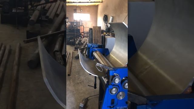 Вальцовка листового металла на Вальцах AZMT V600x6 (видео 1) смотреть онлайн