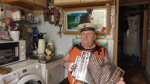 00279от челов урагана дайте в руки мне гармонь золотые планки