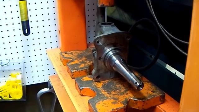 Datsun Truck Kingpin Rebuild - Part 2 смотреть онлайн