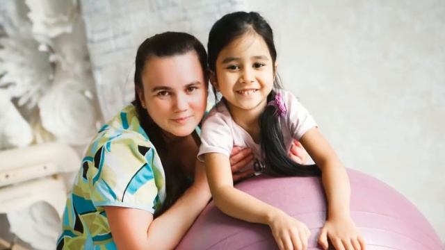 Гимнастика на фитболе детям смотреть онлайн