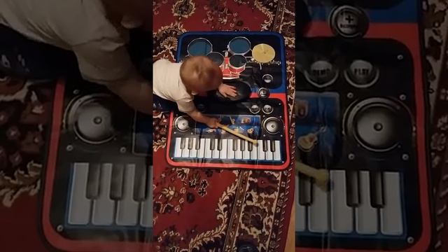 МУЗЫКАЛЬНЫЙ КОВРИК 2 В 1 MUSICAL DRUM KIT PLAYMAT смотреть онлайн