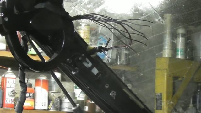 Шкода Суперб 2, открытие и устранение проблем с крышкой багажника. смотреть онлайн