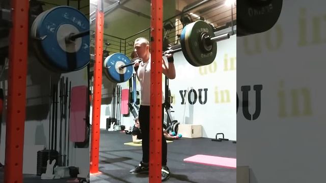 Przysiad high bar 117,5 kg