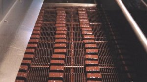 Как делают конфеты "Птичье молоко"?/How are Bird's Milk sweets made?