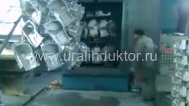 Дробеструйная установка кранового типа в работе, (Дробомет, дробемет)
