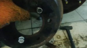 Замена колодок стояночного тормоза. Nissan cedric 430