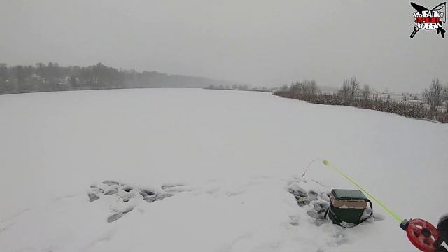 ЛОВИМ ВСЕ ЧТО ЕСТЬ В ВОДОЕМЕ. ЗИМНЯЯ РЫБАЛКА В МЕТЕЛЬ В ПОДМОСКОВЬЕ. ЛОВЛЯ НА МОРМЫШКУ. смотреть онлайн