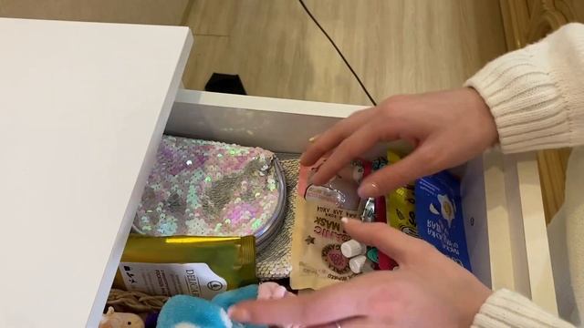 Мой туалетный столик в 14 лет // Огромная коллекция косметики // ГДЕ Я ХРАНЮ КОСМЕТИКУ ? смотреть онлайн