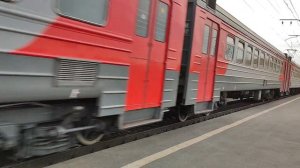 Электропоезд ЭД4М-0263 отправляется с о.п. Совхоз Бердский