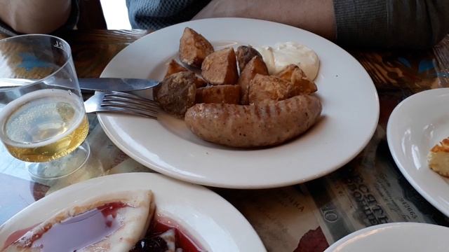 Вкусный обед в кафе Смоленска смотреть онлайн