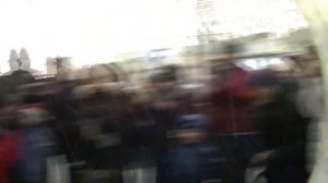 Уличный музыкант зажигает в Москве на Никольской на Новый 2019 год