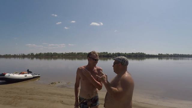 Рыбалка иртыш июль.Воды много, грязь.