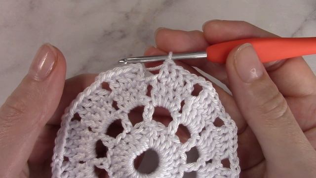 Простая салфетка крючком// Beautiful doily crochet смотреть онлайн
