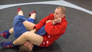 Выход на рычаг локтя после броска через голову с упором стопы в живот