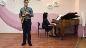 16) «Романс» Р. Глиэр, исполняет Николай Белоусов  (саксофон)