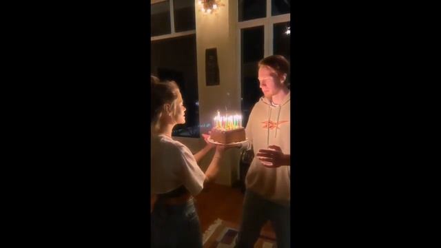 Никита Пресняков отмечает день рождения с женой и друзьями на даче
