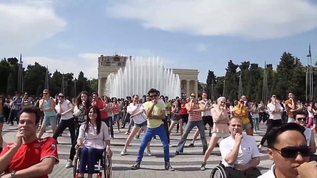 Backstreet Boys  Everybody  ~  flash mobs