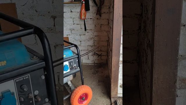 выхлопная труба бензогенератора, тестовый запуск. обзор неисправностей. смотреть онлайн