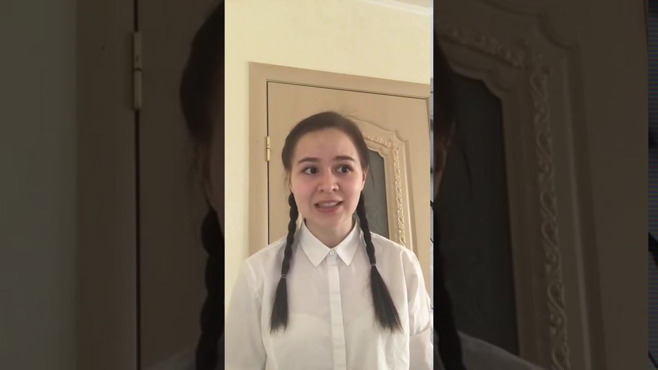 Мария Ветошкина читает стихотворение Ольги Берггольц "Пусть голосуют дети"