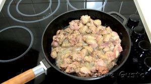 Теплый салат с куриной печенью и виноградом | Праздничный салат на скорую руку