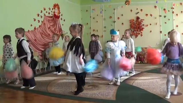 Танець «А ручки хлоп, хлоп, хлоп». Група №3 смотреть онлайн