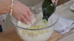 Пицца с грушей и горгонзолой