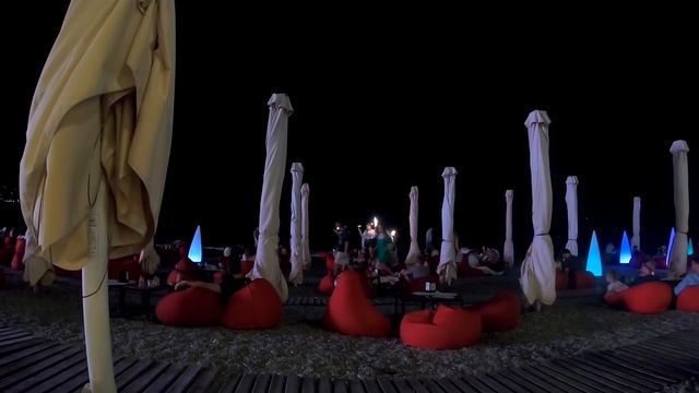 Развлечения в ночной Ялте на Приморском Пляже в разгар сезона под карантином смотреть онлайн