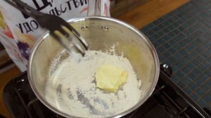 Рубленные РЫБНЫЕ КОТЛЕТЫ из лосося с соусом бешамель и овощами. Рецепт приготовления.
