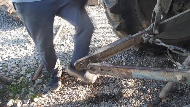 Разобрал заднюю навеску на Т-40АМ смотреть онлайн