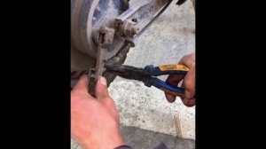 Короткие видео о ремонте китайских скутеров в китайской мастерской.