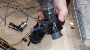 Ремонт вертикального пылесоса Philips FC6408 - не работает мотор турбо-щётки | магазин «АльфаЗип»