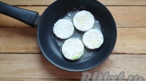 Жареные молодые кабачки на сковороде