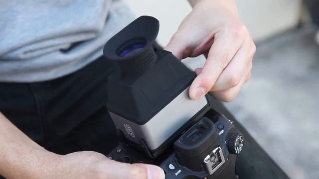 Kamerar CVF-1 Collapsible LCD Viewfinder 3X Magnifier for 3.0" and 3.2" LCD Screen смотреть онлайн