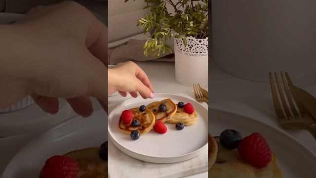 Красивая подача панкейков или оладьев / красивый завтрак #подача #красивыйзавтрак #завтрак #оладьи