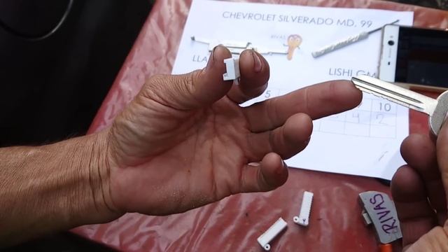 Andrés Rivas Sánchez. Haciendo llave a Chevrolet Silverado con llave A89. ALTURAS PLÁSTICAS смотреть онлайн