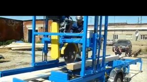 Надежная пилорама с бензиновым двигателем.