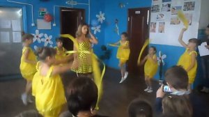танцевальный коллектив "Жемчужина" танец "Лучики".